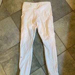 LULULEMON white leggings🤍 worn once in perfect condition size 6